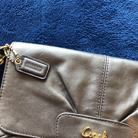 Coach wristlet - Picture 3 of 4